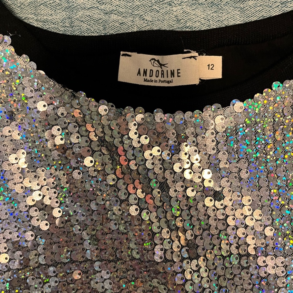 Sequence Crop Top - Picture 2 of 3